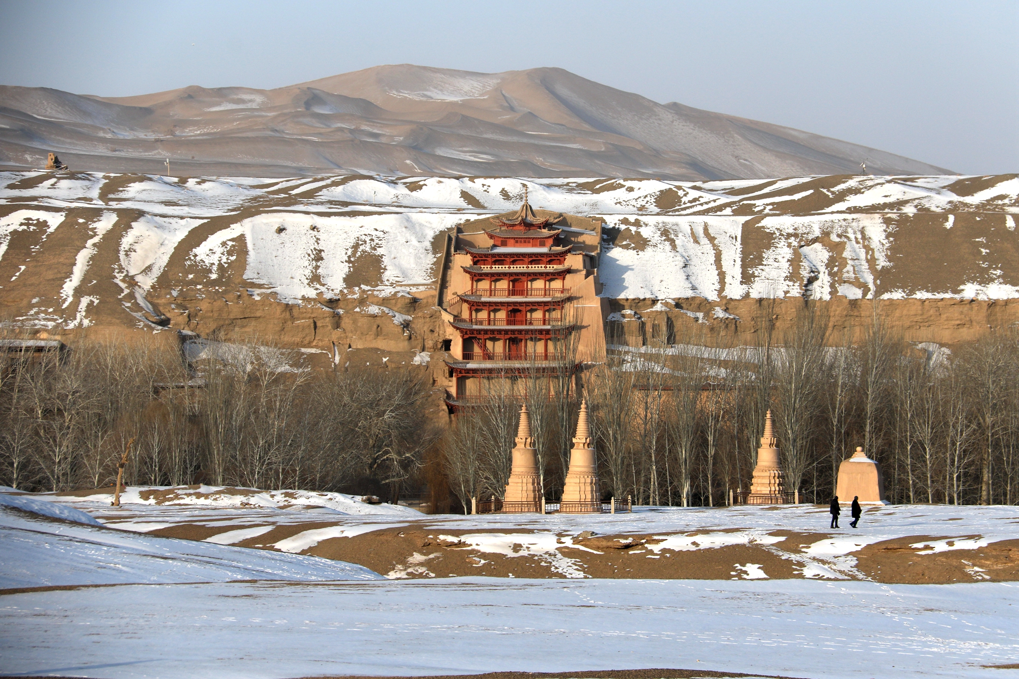 敦煌莫高窟雪景.JPG